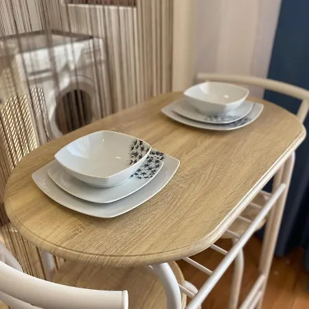 Summer Breeze 110 Cozi Апартаменти *